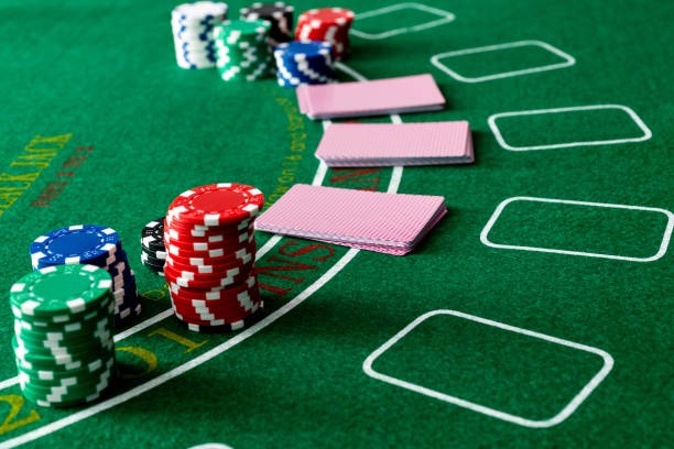 Live Teen Patti table on koin404 slot showing dealer and player cards